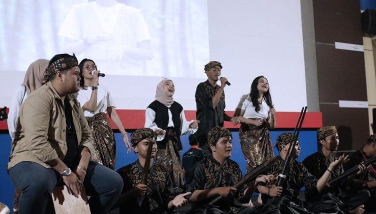 Urban Village 2022 Telkom University, Mempopulerkan Desa dengan Konsep Kekinian – TIMES Indonesia Urban Village 2022 Telkom University, Mempopulerkan Desa dengan Konsep Kekinian – TIMES Indonesia