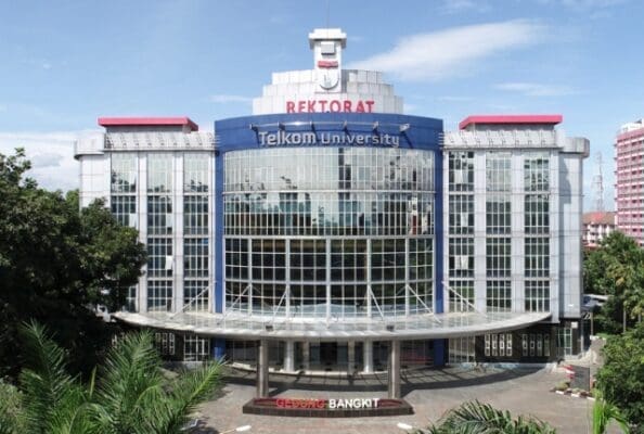 Universitas Telkom Bandung Beri Pelatihan Marketing pada Guru di SMK II Medan – KalderaNews.com Universitas Telkom Bandung Beri Pelatihan Marketing pada Guru di SMK II Medan – KalderaNews.com