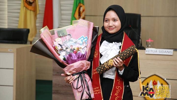 Raih 4 Gelar di Usia 25 Tahun, Wiwit Nurhidayah Ingin Terus Belajar – TEMPO.co Raih 4 Gelar di Usia 25 Tahun, Wiwit Nurhidayah Ingin Terus Belajar – TEMPO.co