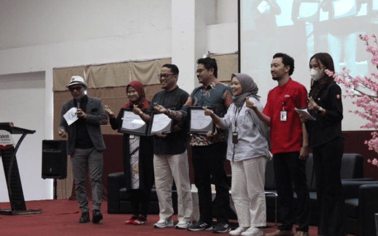 Telkom University Edukasi Siswa SMK Pariwisata Soal Literasi dan Inklusi Keuangan di Kalangan Gen Z – Jurnal Gaya – Jurnal Gaya Telkom University Edukasi Siswa SMK Pariwisata Soal Literasi dan Inklusi Keuangan di Kalangan Gen Z – Jurnal Gaya – Jurnal Gaya