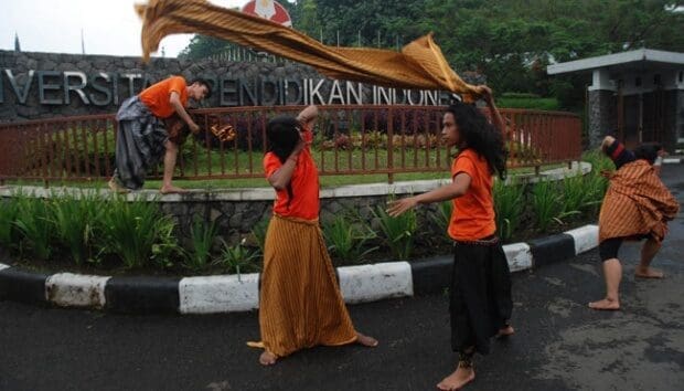 Cara UPI, Unpad, dan Telkom University Menyesuaikan Jadwal Kuliah dengan Pemilu 2024 – TEMPO.co Cara UPI, Unpad, dan Telkom University Menyesuaikan Jadwal Kuliah dengan Pemilu 2024 – TEMPO.co