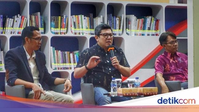 Membedah Buku 'Ekonomi Politik Media' di Kampus Tel-U – detikJabar Membedah Buku 'Ekonomi Politik Media' di Kampus Tel-U – detikJabar