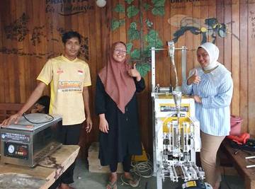 Telkom University Dukung Petani Muda Jualan Madu Digital Telkom University Dukung Petani Muda Jualan Madu Digital