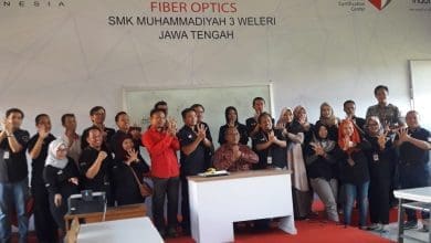 Perkuat Tenaga Profesional Lab Fiber Optic, PT Telkom Kunjungi SMK Muga Weleri – PWMJateng