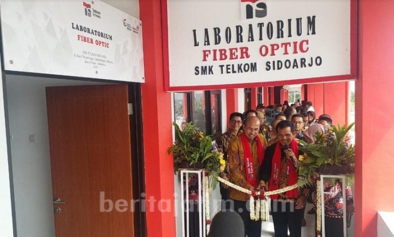 Yayasan Pendidikan Telkom Resmikan Laboratorium Fiber Optic Pertama di Sidoarjo – beritajatim | Portal Berita Jawa Timur