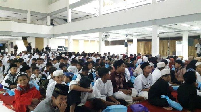 Telkom University Gelar Tel-U Charity Festival, Buka Bersama dan Santuni 500 Anak Yatim Piatu – Tribun Jabar