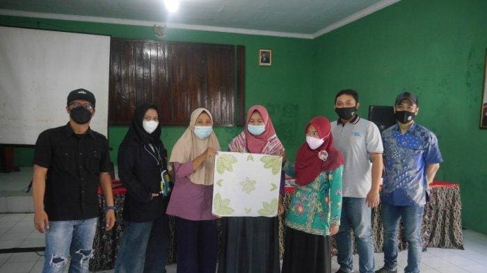 ITTP Purwokerto Latih Pemanfaatan Ecoprint di Sawangan untuk Ketahanan Ekonomi Keluarga – Tribun Jateng