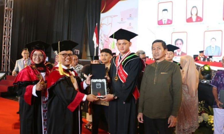 1.303 Wisudawan Telkom University Siap Berkarier sebagai Profesional dan Entrepreneur – SINDOnews Edukasi