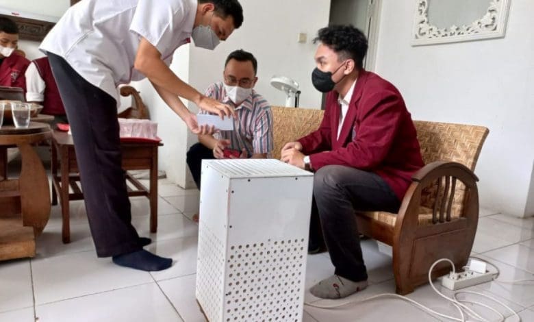 IT Telkom ciptakan alat sterilisasi udara bagi usaha batik difabel di Surabaya – ANTARA Jawa Timur