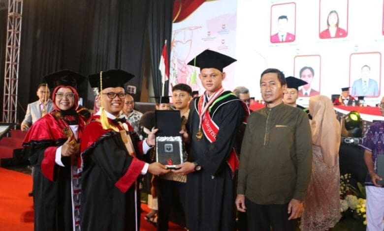 1.303 Wisudawan Telkom University Siap Berkarier sebagai Profesional dan Entrepreneur