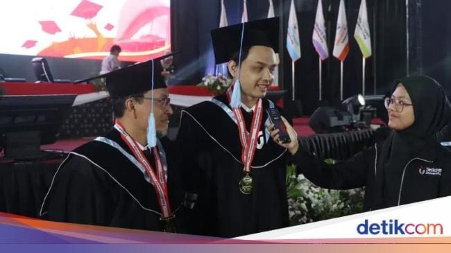 Ayah dan Anak Ini Kuliah-Wisuda S2 Bareng, Kompak Lulus dari Telkom University