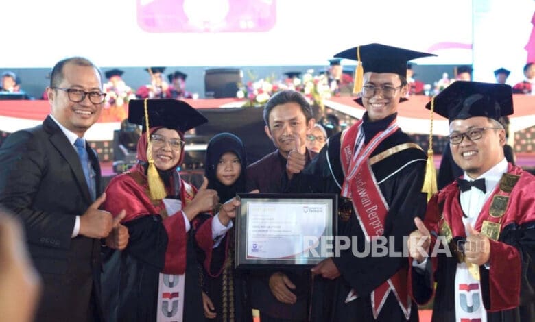 Gelar Dies Natalis ke-10, Ini Pesan Rektor Telkom Bagi Wisudawan