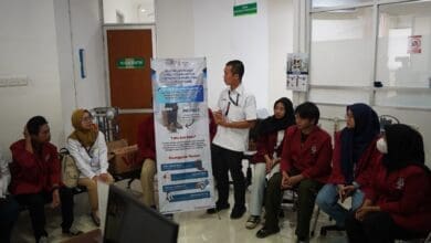Telkom University Surabaya – RSUD Bhakti Dharma Husada Terapkan Teknologi Robotik Picobot Untuk Rehabilitasi Pasien Stroke – KilasJatim.com