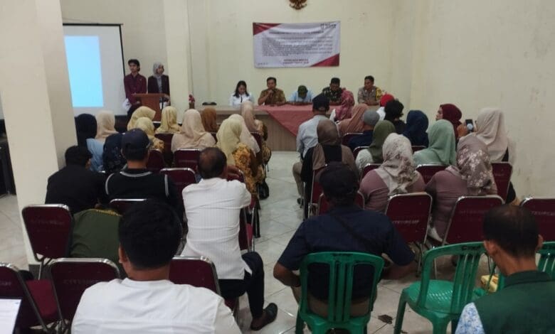 Bhabinkamtibmas Hadiri Kegiatan Pengabdian Masyarakat yang Dilaksanakan Oleh Mahasiswa Telkom University di Desa Citrureup