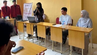 Telkom University Surabaya Beri Pelatihan Desain Web dan IoT untuk Siswa SMK