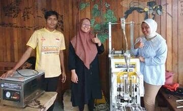 Telkom University Dukung Petani Muda Jualan Madu Digital