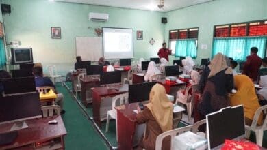 Aplikasi Digital Bimbingan Konseling Karya Telkom University, Solusi Inovatif untuk Siswa SMA Negeri 1 Kamal