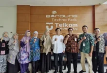 Rektor Telkom University Kunjungi Tiga Center of Excellence